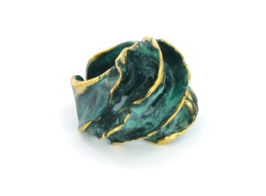 Anillo en bronce patinado en color verde y azul