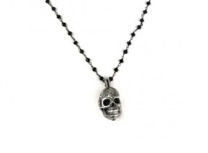 Colgante calavera con cadena espinela y plata