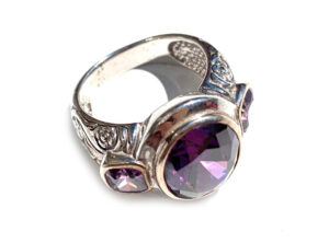 Sortija de plata de 925mm  y amatista