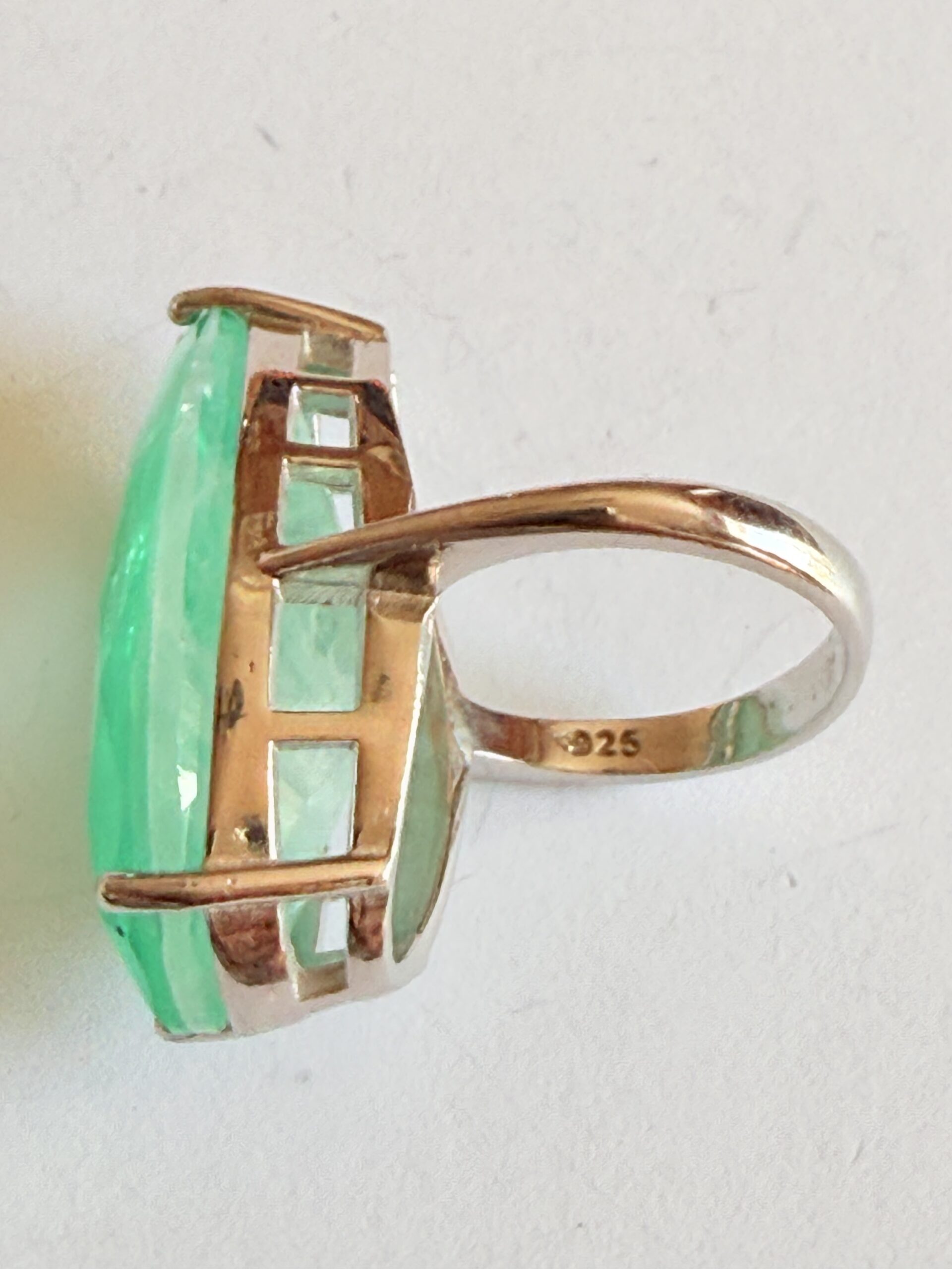 Sortija de plata de ley con esmeralda tratada - Imagen 4