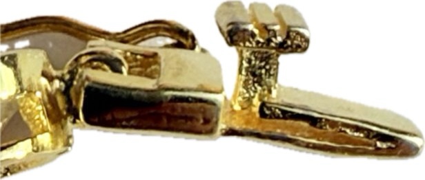 Brazalete de Tenis Chapado en Oro con Zafiros Blancos - Imagen 5