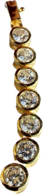 Brazalete de Tenis Chapado en Oro con Zafiros Blancos - Imagen 4