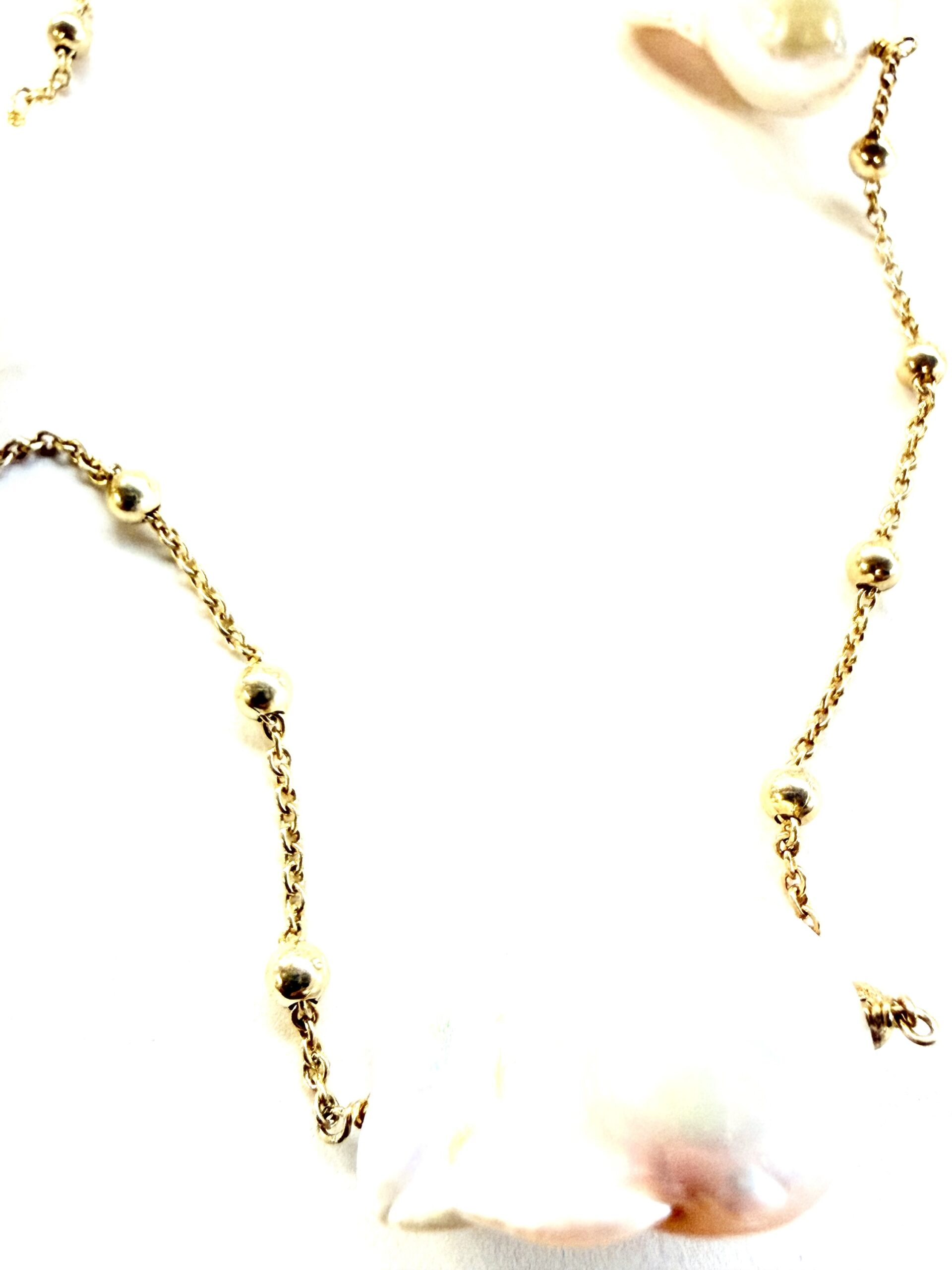 Elegancia Orgánica: Collar de Perlas Barrocas y Oro chapado en plata de ley.
